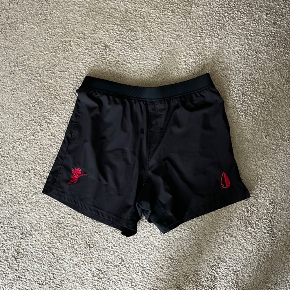 Tachuntfish shorts size XL